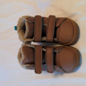 Size 8 unisex brown toddler high top sneakers with Sherpa lining by Ten Little